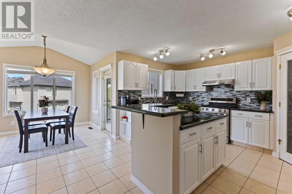 74 Weston Green Sw, Calgary, Alberta  T3H 5E9 - Photo 8 - A2224081