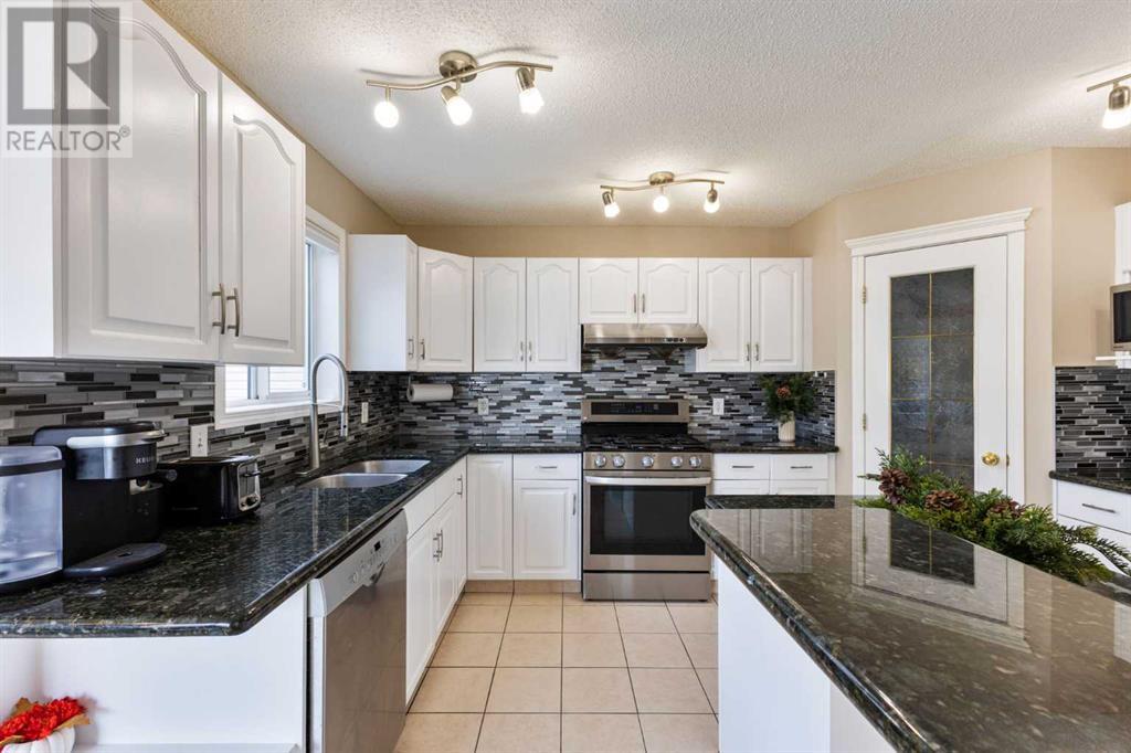 74 Weston Green Sw, Calgary, Alberta  T3H 5E9 - Photo 9 - A2224081