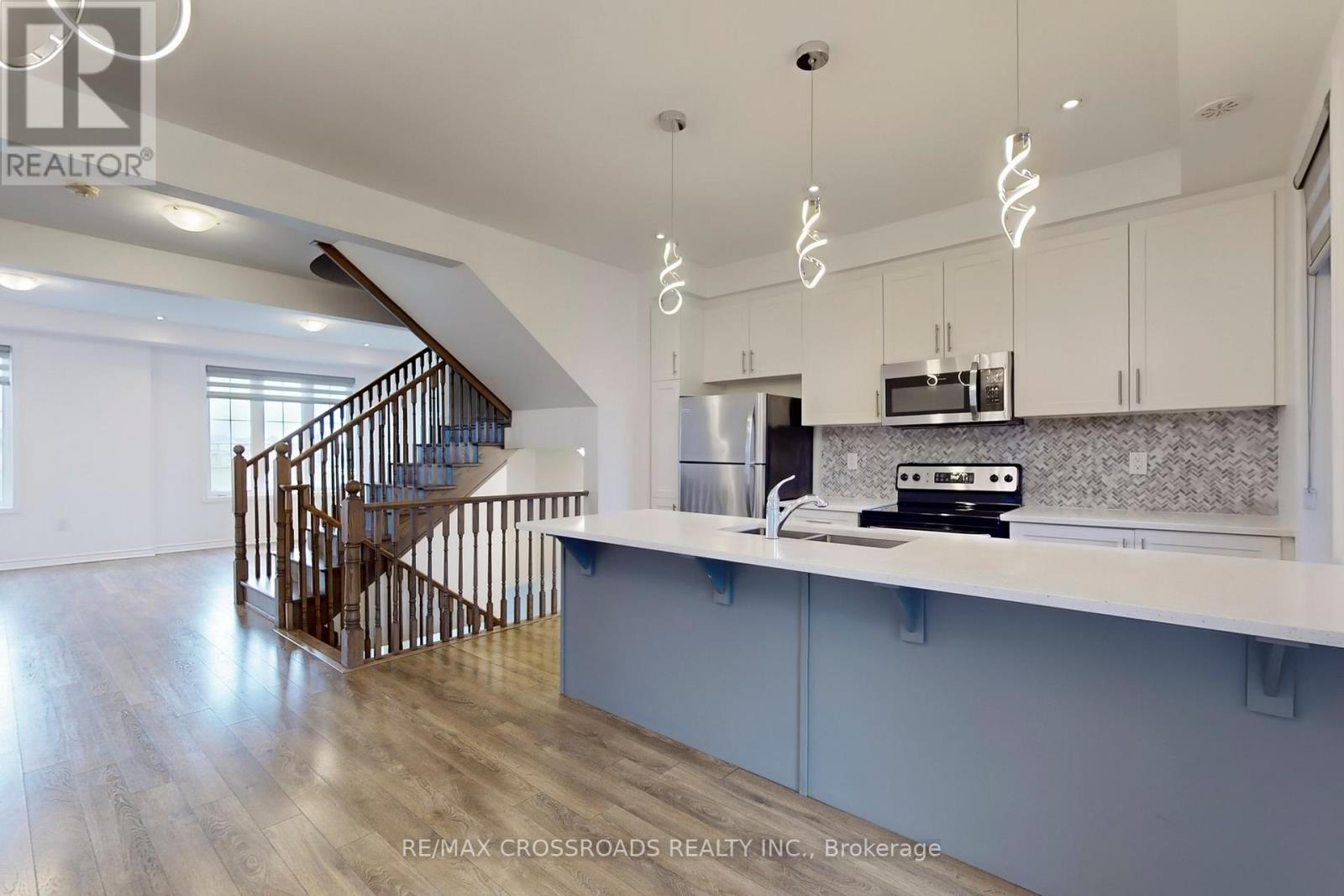 18 Fiesta Way, Whitby, Ontario  L1P 0H9 - Photo 16 - E12169757