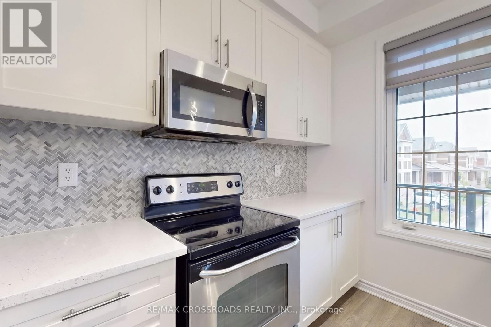 18 Fiesta Way, Whitby, Ontario  L1P 0H9 - Photo 19 - E12169757