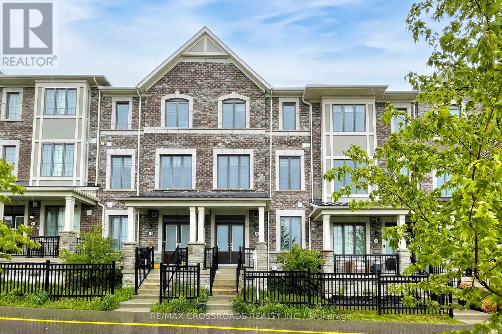 18 Fiesta Way, Whitby, Ontario  L1P 0H9 - Photo 2 - E12169757