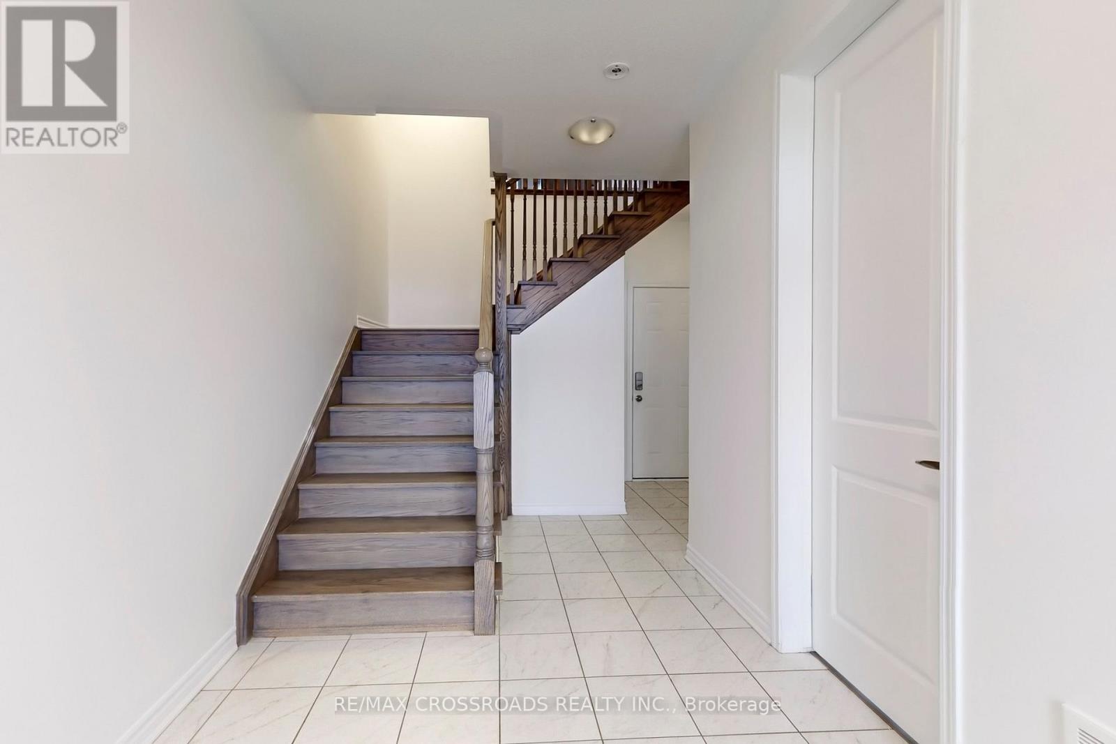18 Fiesta Way, Whitby, Ontario  L1P 0H9 - Photo 24 - E12169757