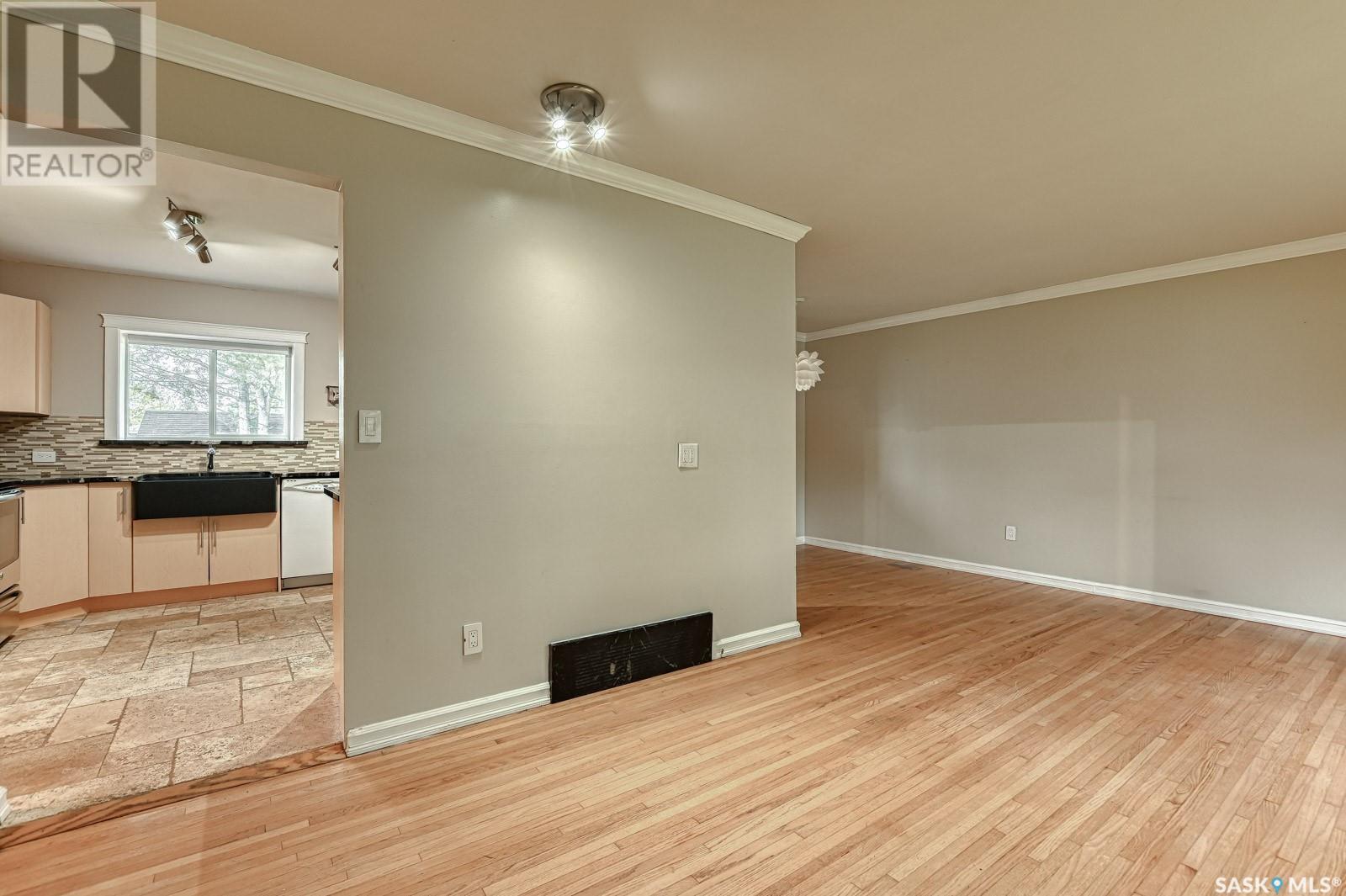 717 Royal Street, Regina, Saskatchewan  S4T 4Z3 - Photo 4 - SK006367