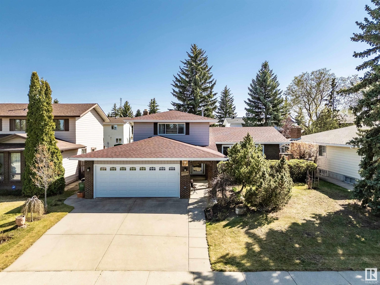 11119 30 Av Nw, Edmonton, Alberta  T6J 3Y7 - Photo 1 - E4434585