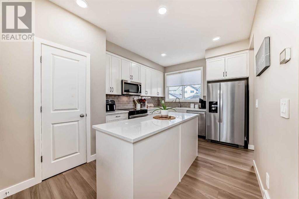 Property at 18 Heirloom Manor SE image 5