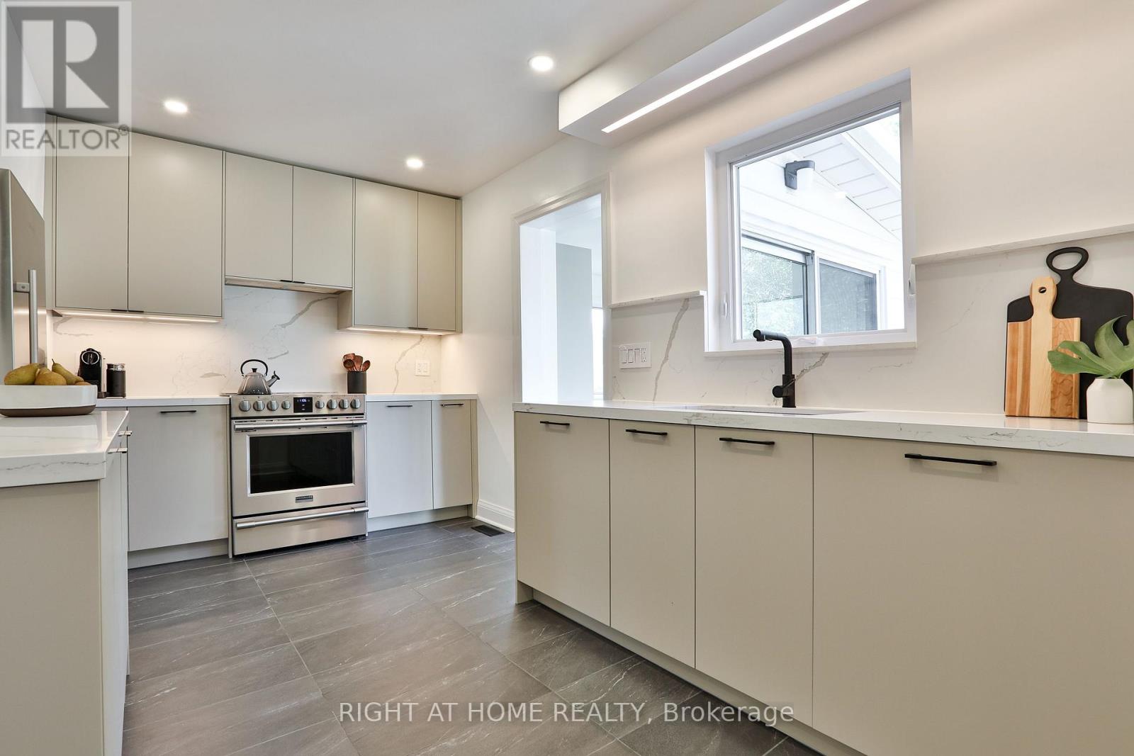 20 Amesbury Drive, Toronto, Ontario  M6M 4H4 - Photo 10 - W12163687