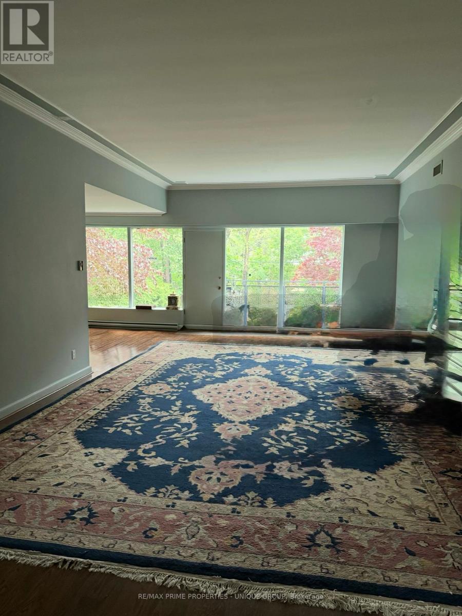 86 Prue Avenue, Toronto, Ontario  M6B 1R5 - Photo 8 - C12169350