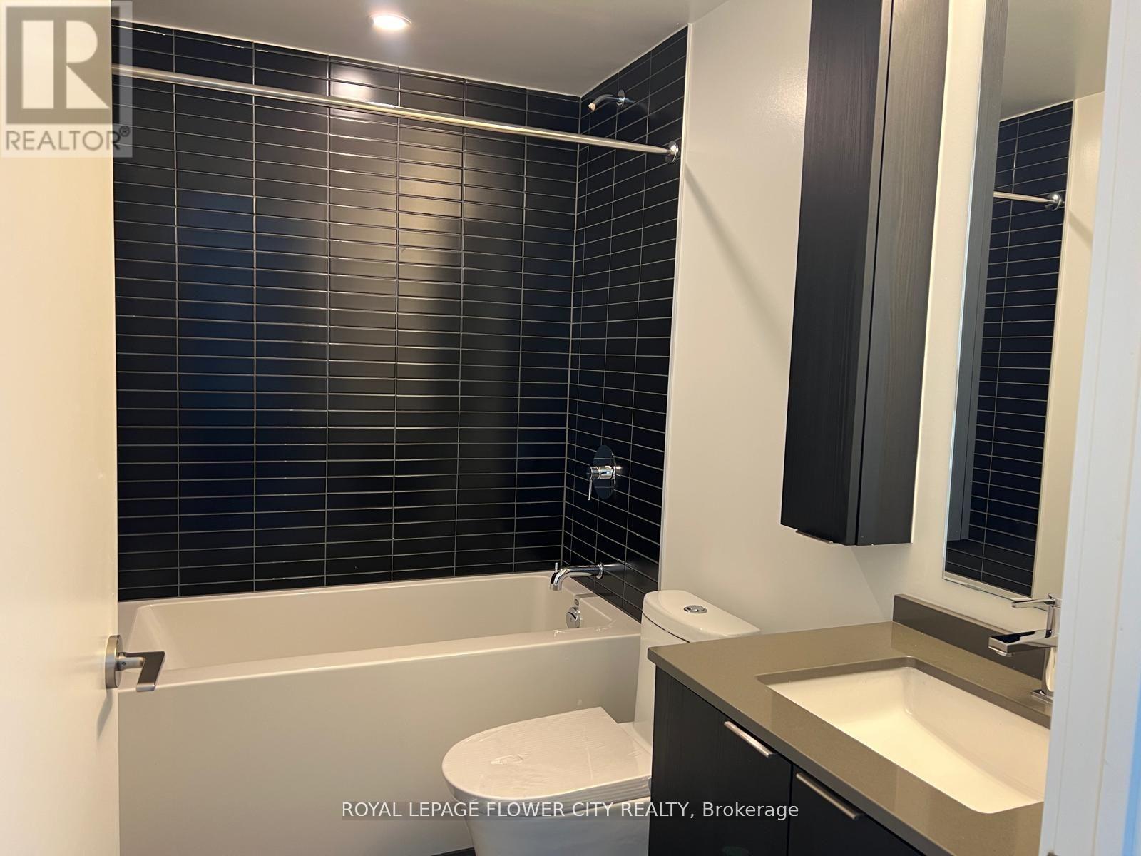 1121 - 86 Dundas Street, Mississauga, Ontario  L5A 1W4 - Photo 12 - W12169778