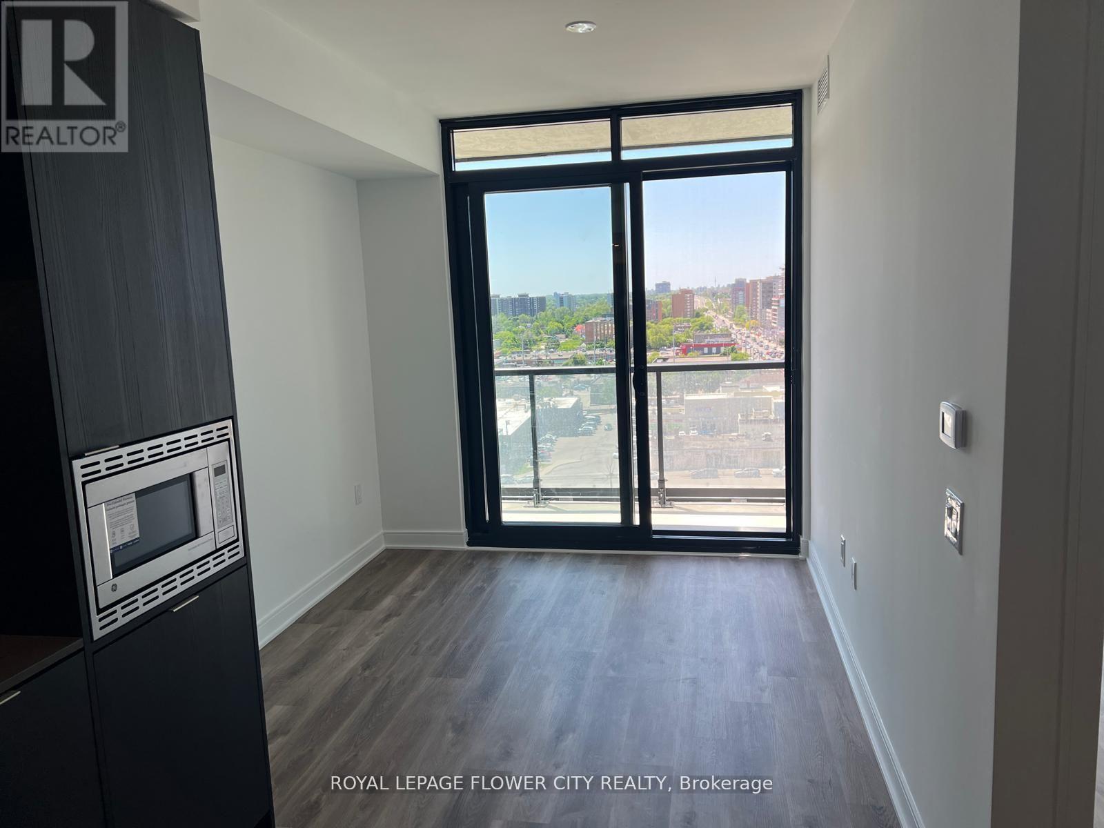 1121 - 86 Dundas Street, Mississauga, Ontario  L5A 1W4 - Photo 17 - W12169778