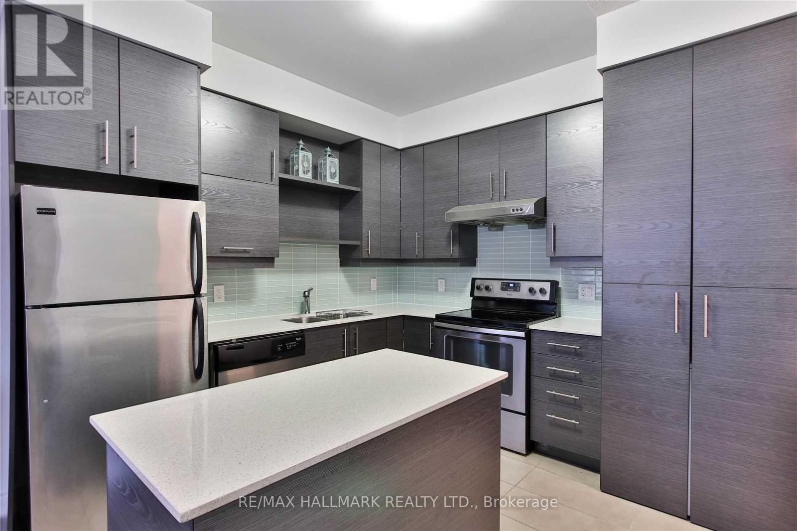 221 - 277 South Park Road, Markham, Ontario  L3T 0B5 - Photo 5 - N12169612