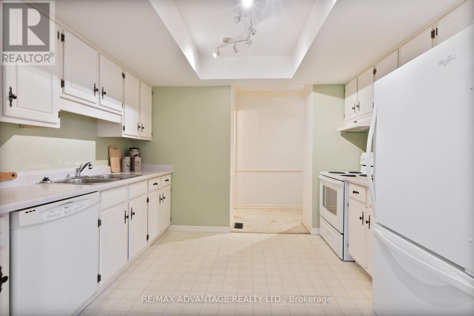 247 Everglade Crescent, London North, Ontario  N6H 4M7 - Photo 15 - X12169802