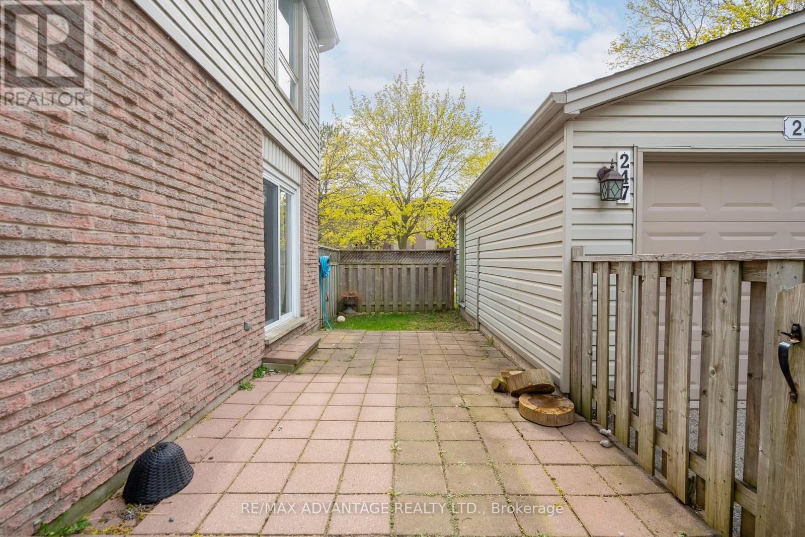 247 Everglade Crescent, London North, Ontario  N6H 4M7 - Photo 2 - X12169802