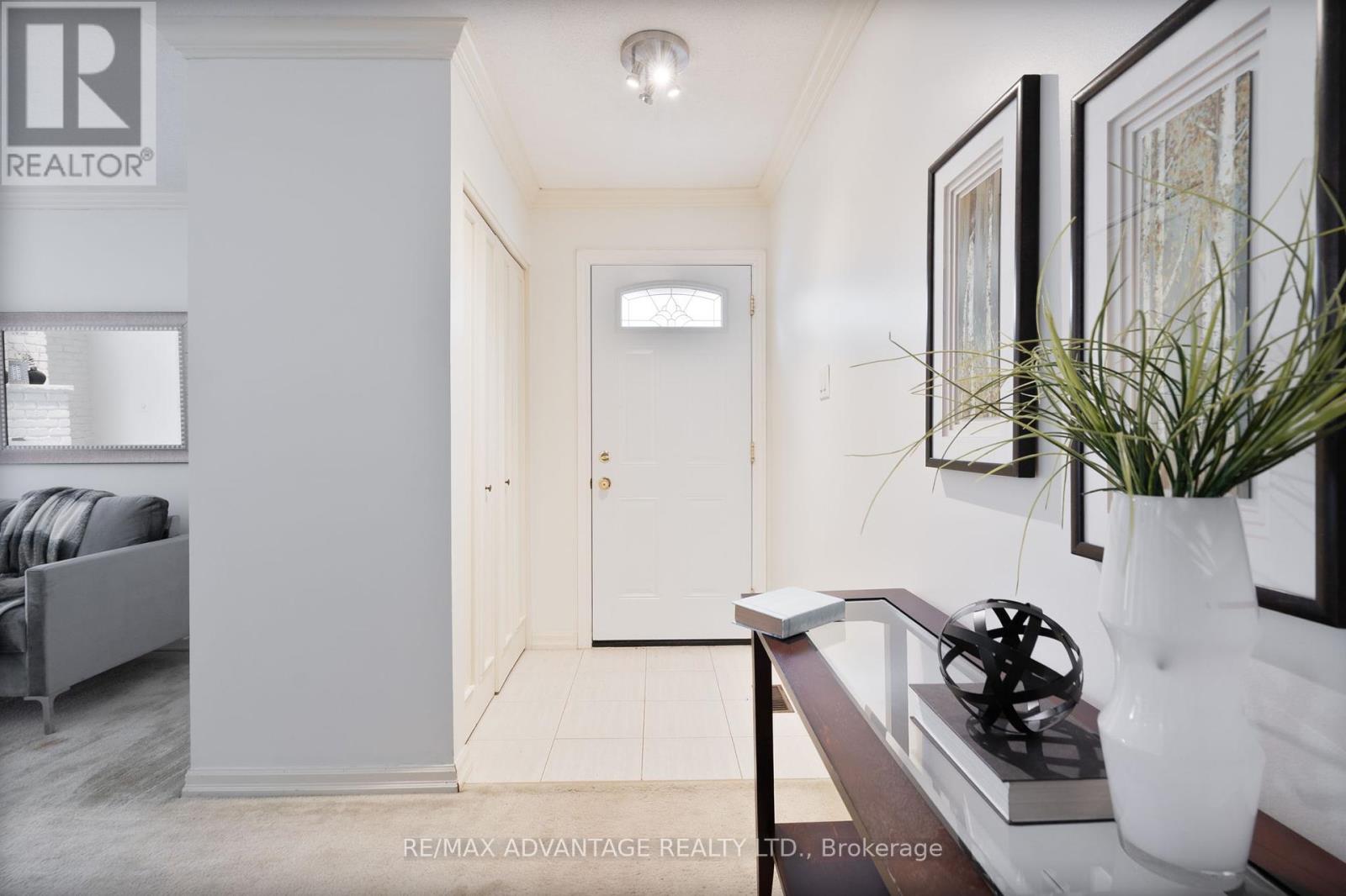 247 Everglade Crescent, London North, Ontario  N6H 4M7 - Photo 4 - X12169802