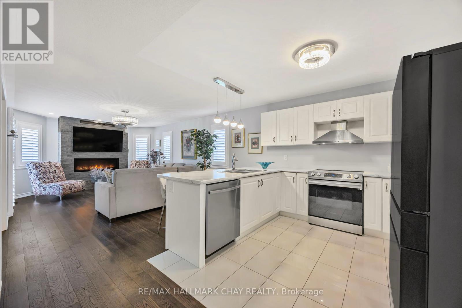17 Sophie Lane S, Ramara, Ontario  L3V 8J9 - Photo 5 - S12123679