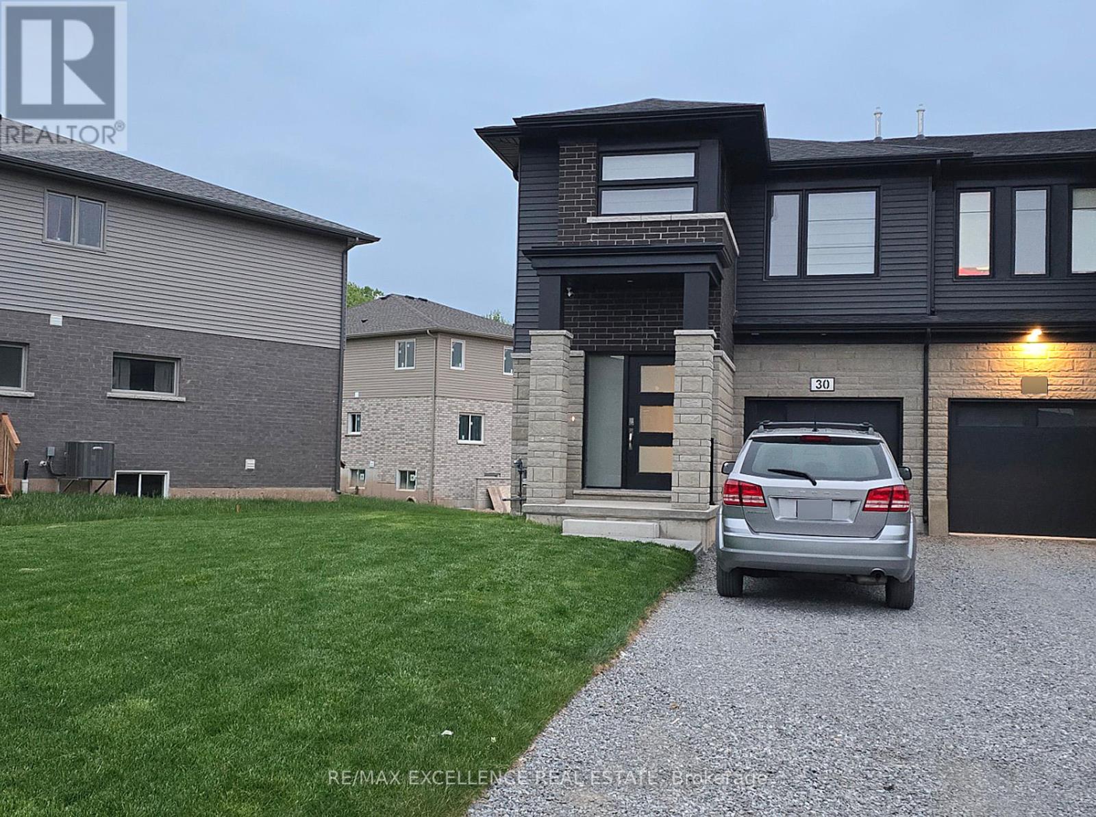 30 Whelan Court, Thorold (Hurricane/merrittville), Ontario  L2V 0M3 - Photo 14 - X12169739