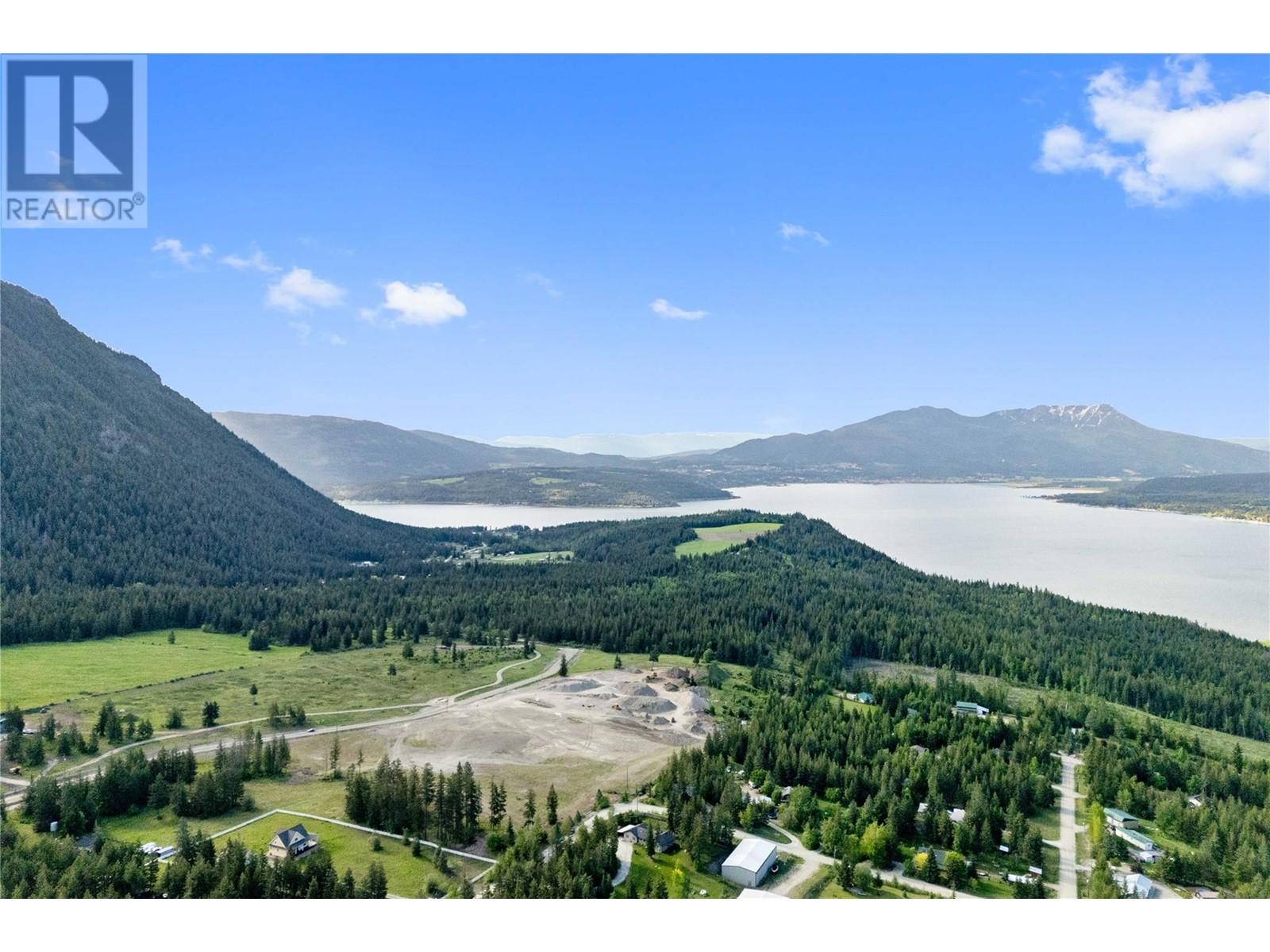 3690 Ford Road, Tappen, BC V0E2X0