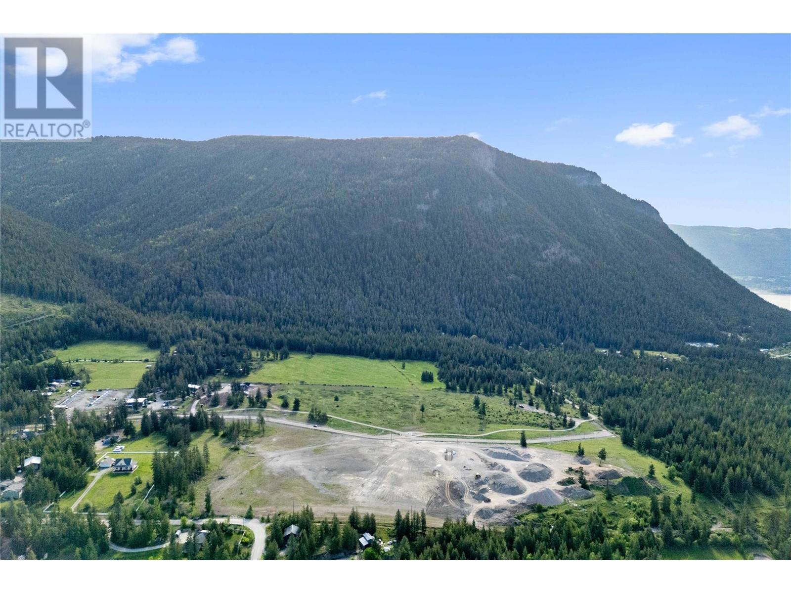 3690 Ford Road, Tappen, BC V0E2X0