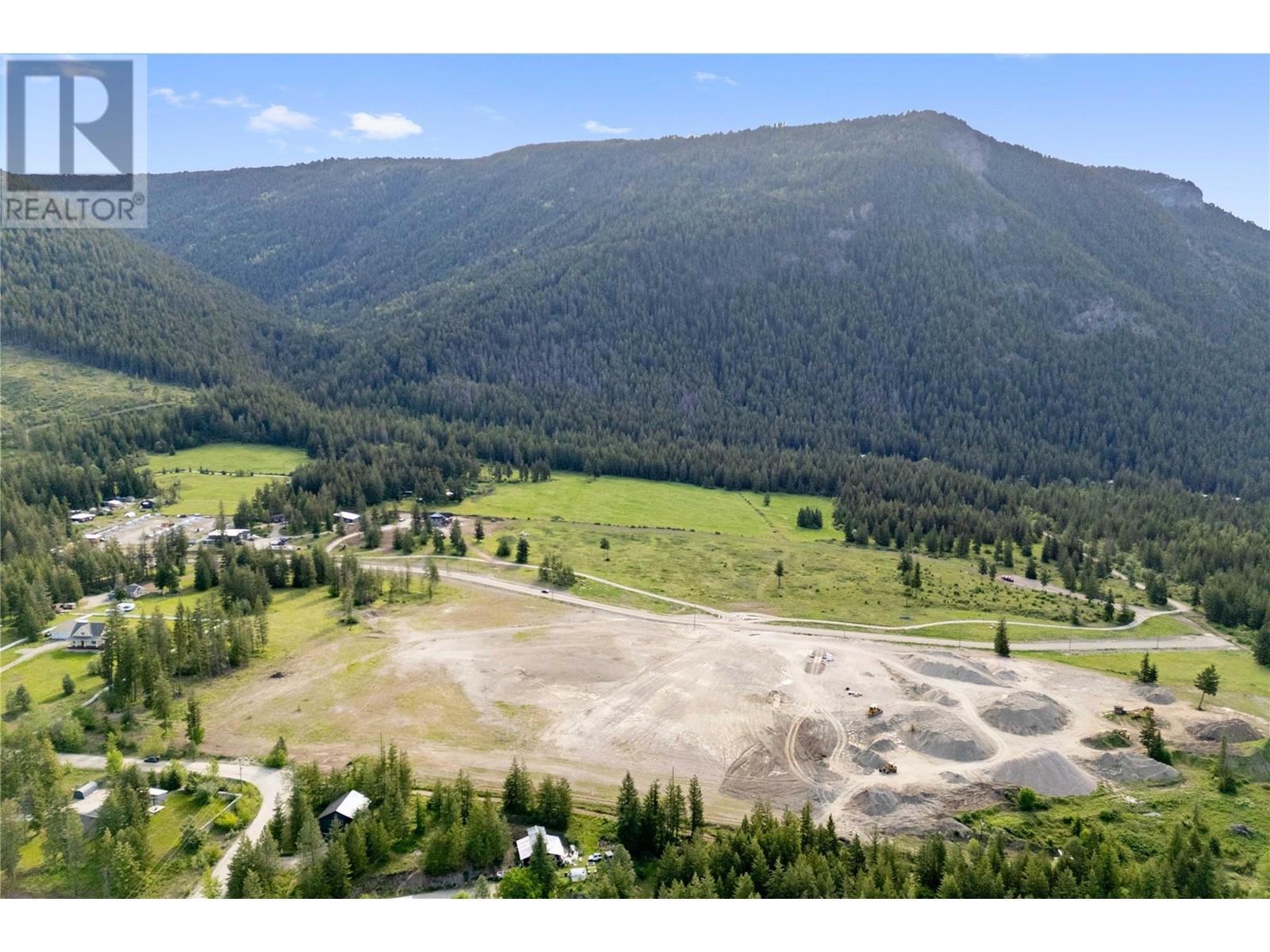 3690 Ford Road, Tappen, BC V0E2X0