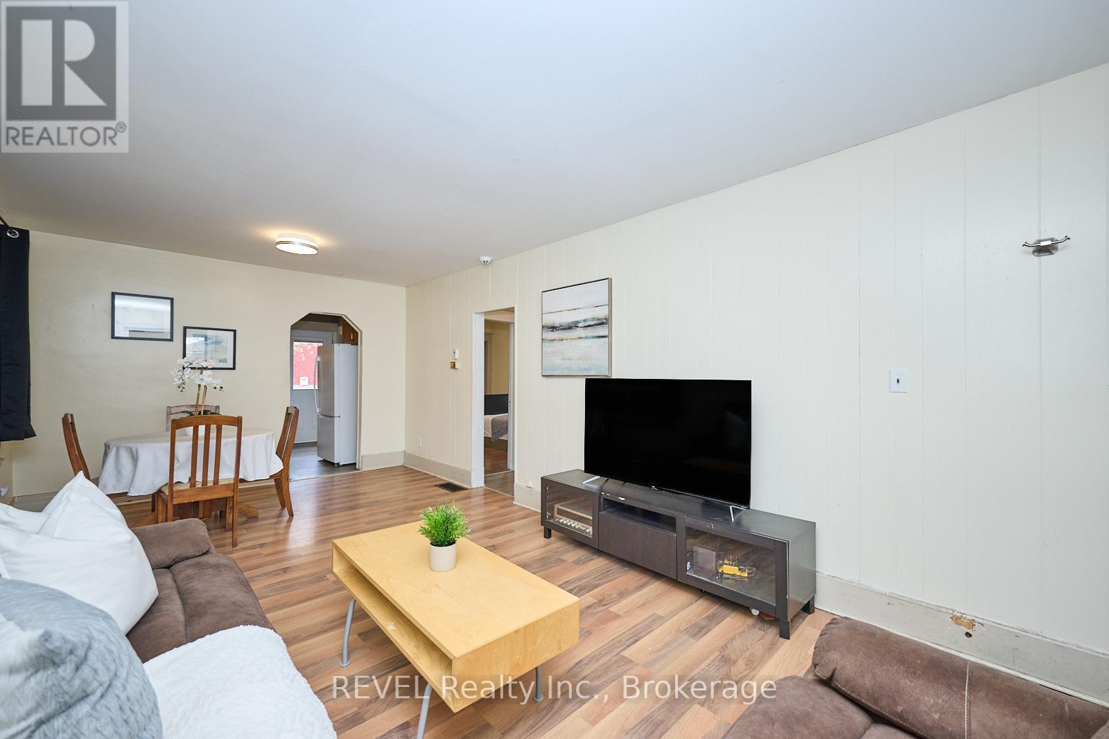 1 Berryman Avenue, St. Catharines, Ontario  L2R 3W8 - Photo 7 - X12169894