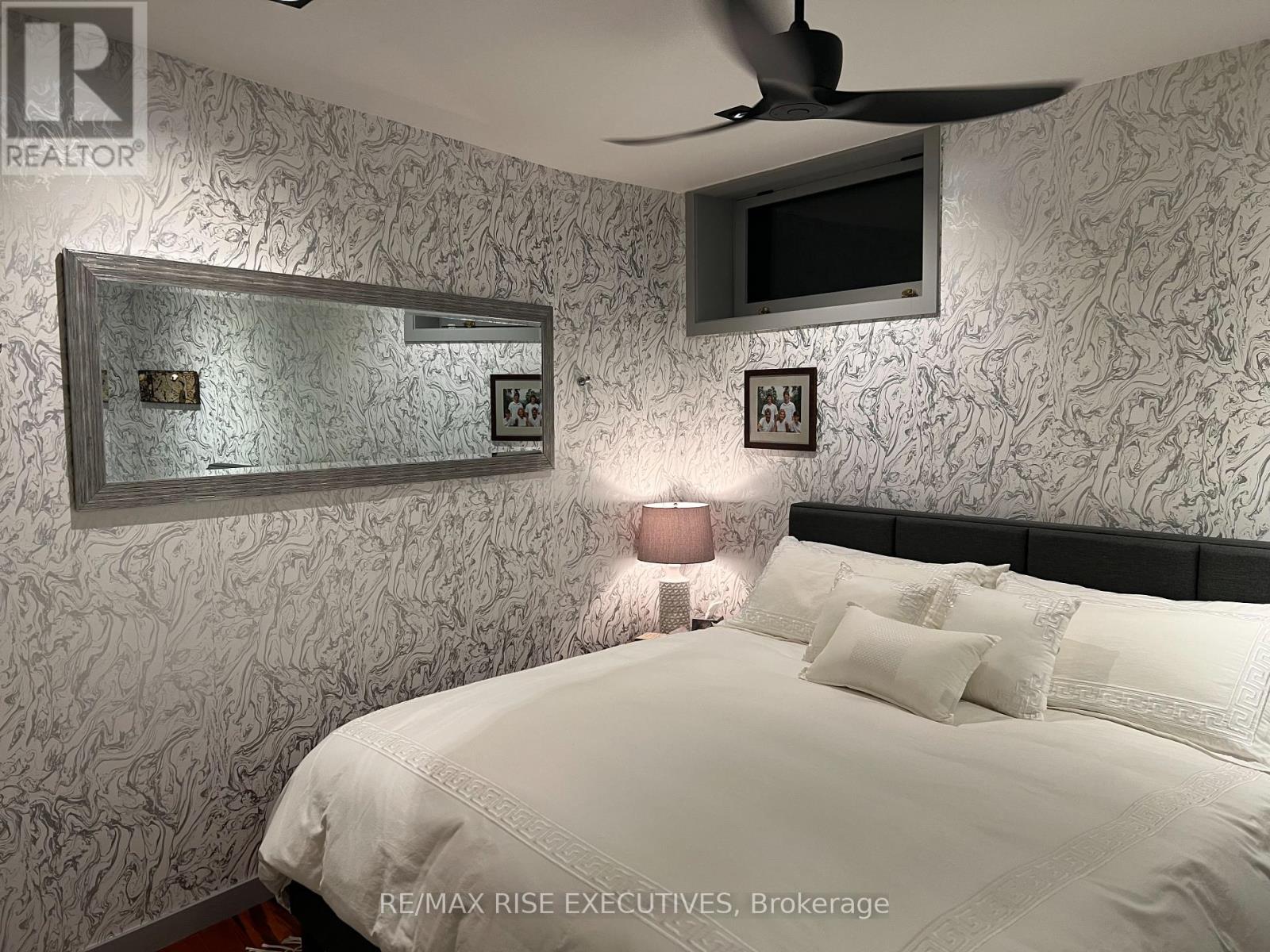 32 Regal Road, Toronto, Ontario  M6H 2J7 - Photo 37 - C12164758