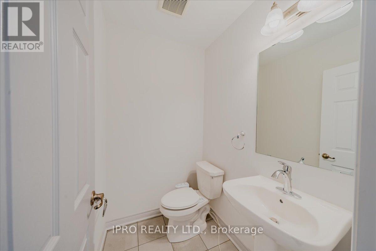 127 Marigold Gardens, Oakville, Ontario  L6H 0Y1 - Photo 8 - W12168044