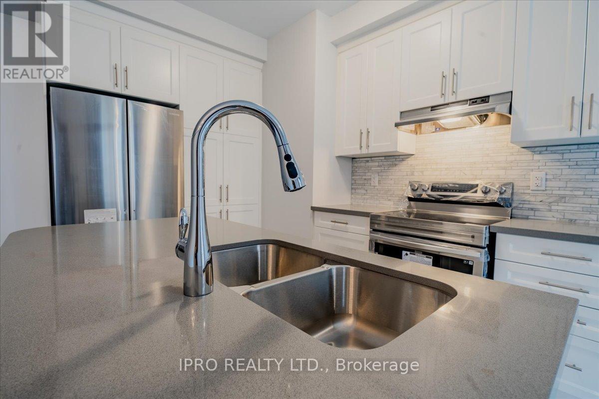 127 Marigold Gardens, Oakville, Ontario  L6H 0Y1 - Photo 13 - W12168044