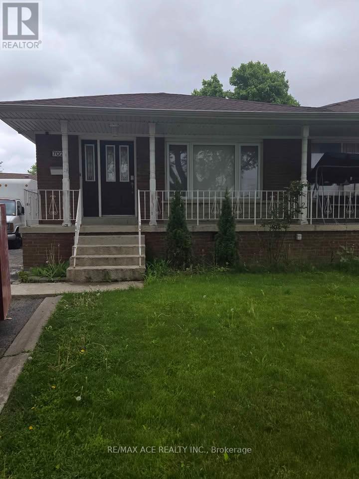 Main - 7022 Chigwel Court, Mississauga, Ontario  L4T 1N4 - Photo 1 - W12163979