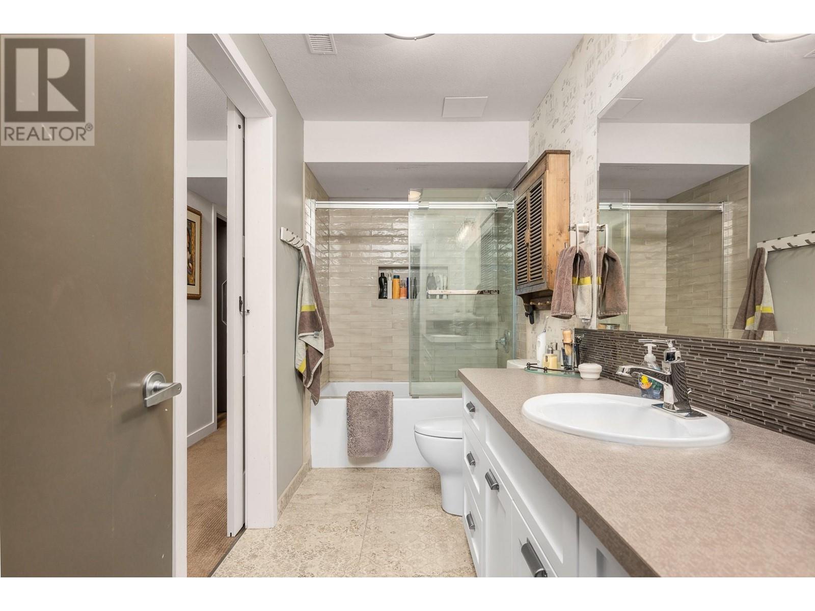 5791 Learmouth Road, Coldstream, BC V1B3E6