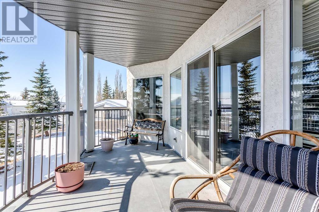 Property at 201, 55 Arbour Grove Close NW image 3