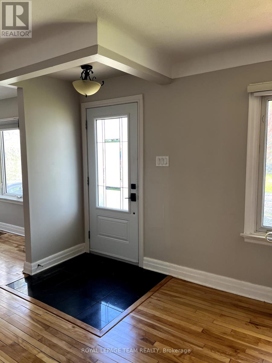 9 Tower Road E, Ottawa, Ontario  K2G 2E2 - Photo 11 - X12169858