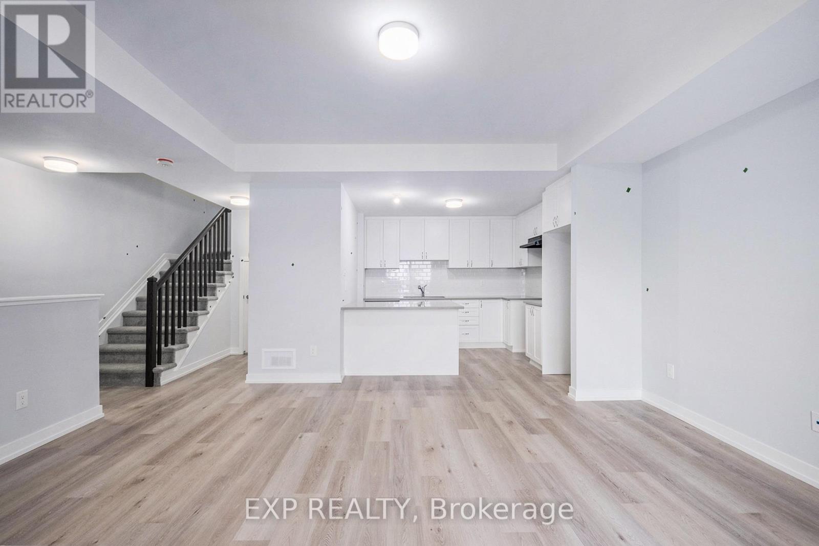 231 David Lewis Private, Ottawa, Ontario  K4A 5S7 - Photo 6 - X12169904