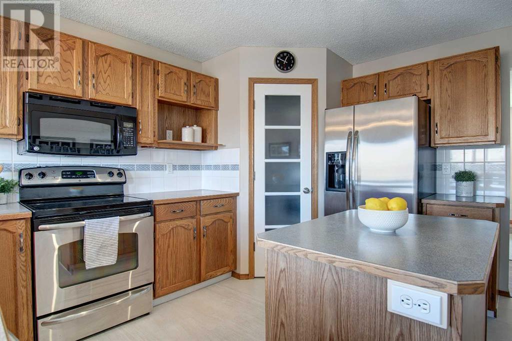 8 Canoe Circle Sw, Airdrie, Alberta  T4B 2L7 - Photo 11 - A2213945