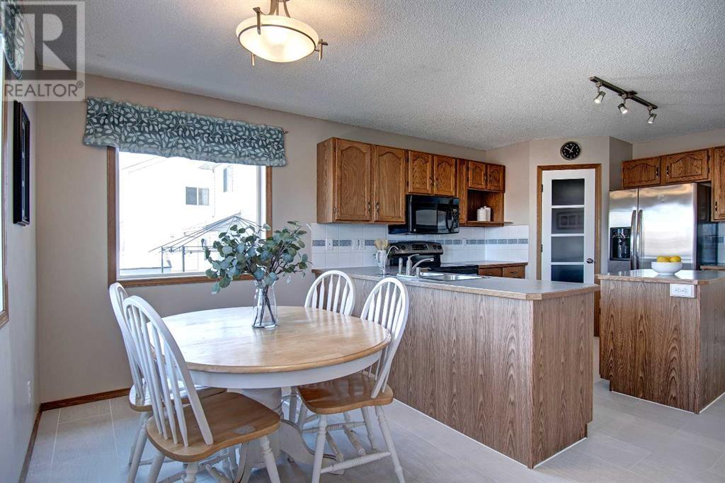 8 Canoe Circle Sw, Airdrie, Alberta  T4B 2L7 - Photo 14 - A2213945
