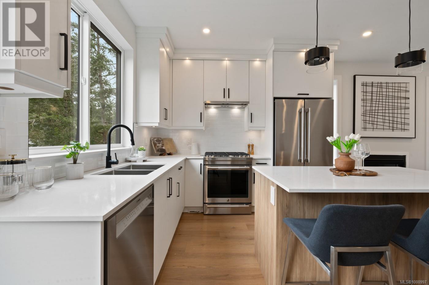 556 Belford Pl, Langford real estate listing 1000997 for sale