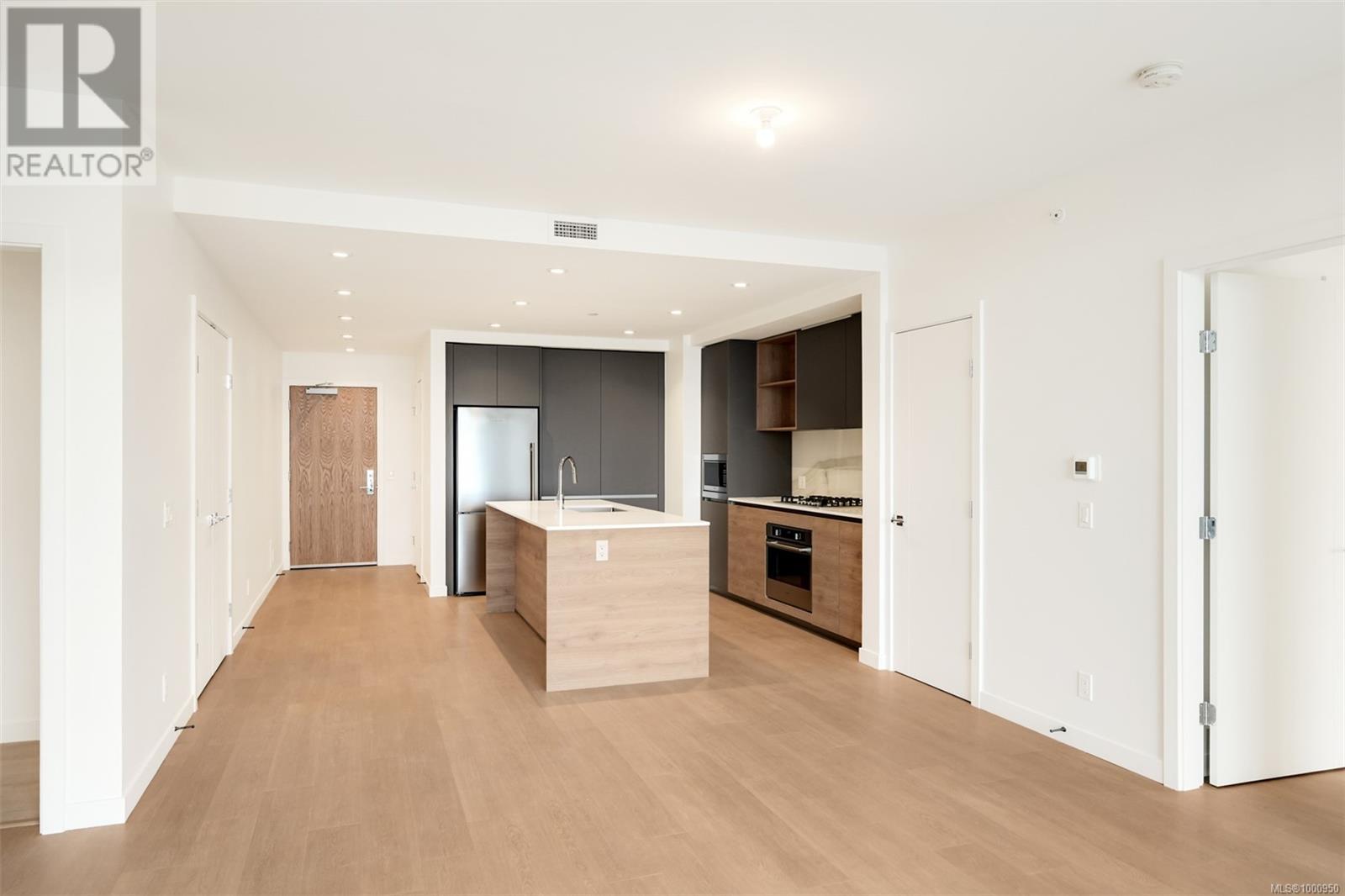 103 369 Tyee Rd, Victoria real estate listing 1000950 for sale