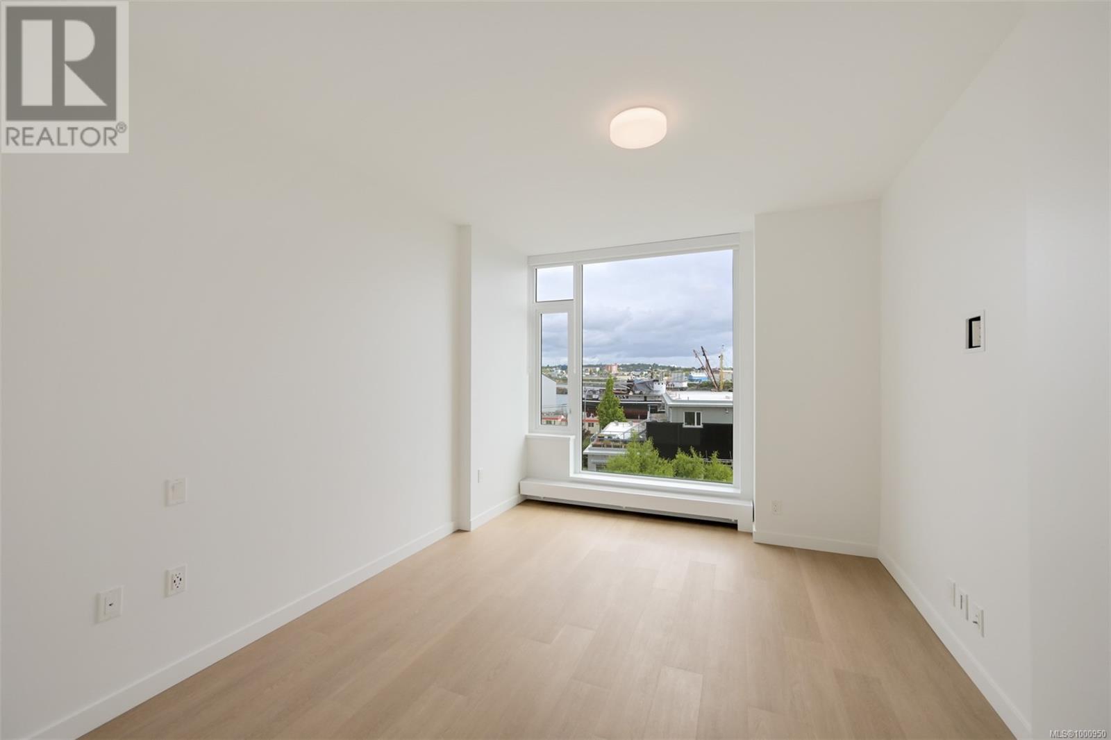 103 369 Tyee Rd, Victoria real estate listing 1000950 for sale
