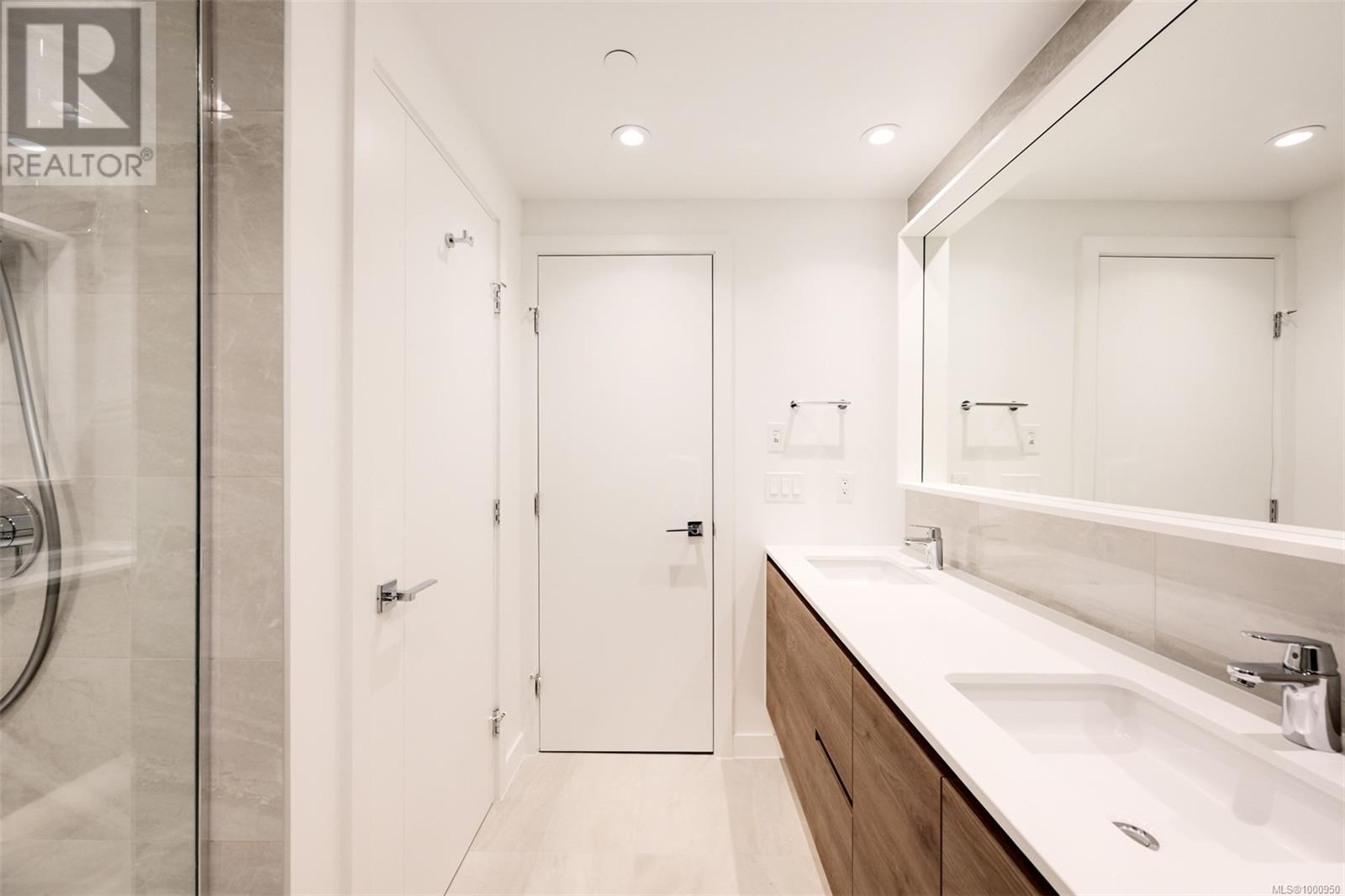 103 369 Tyee Rd, Victoria real estate listing 1000950 for sale