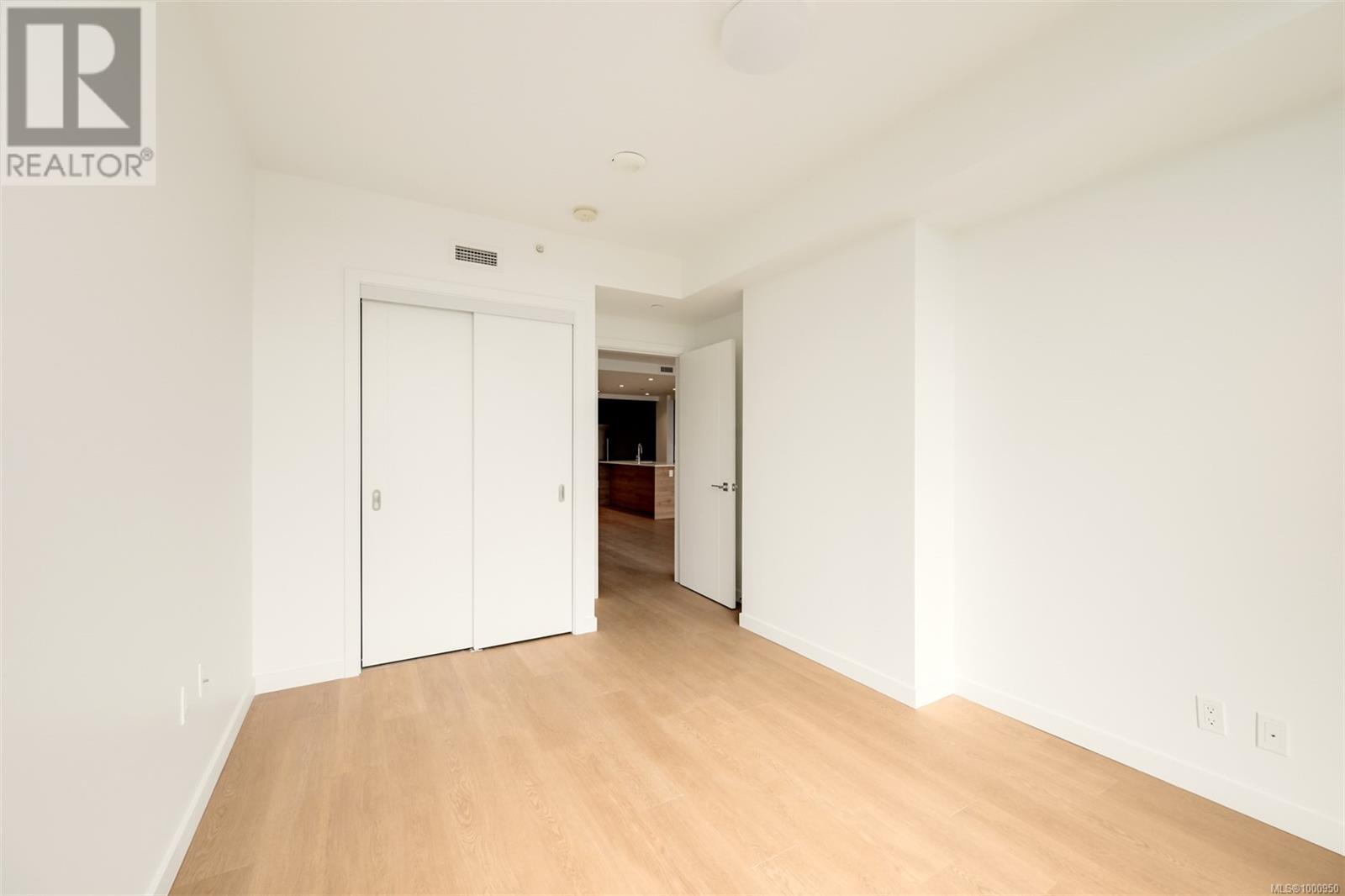 103 369 Tyee Rd, Victoria real estate listing 1000950 for sale