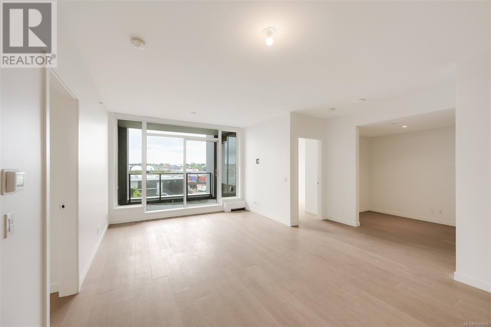 103 369 Tyee Rd, Victoria real estate listing 1000950 for sale