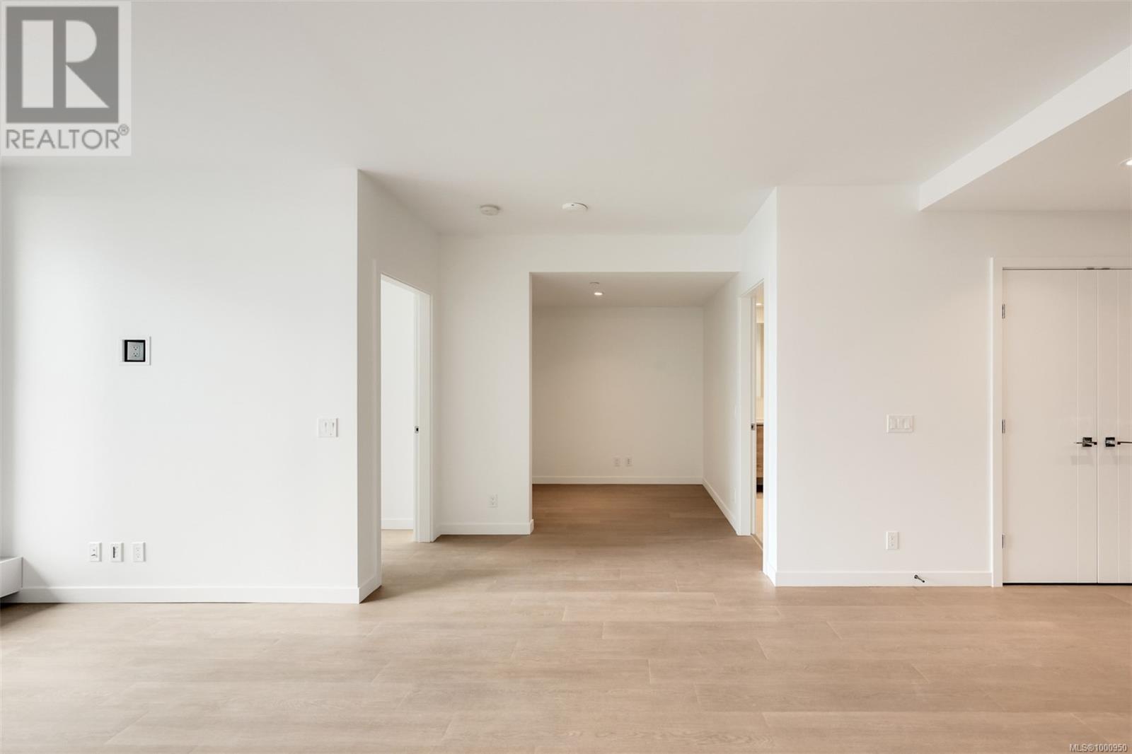 103 369 Tyee Rd, Victoria real estate listing 1000950 for sale