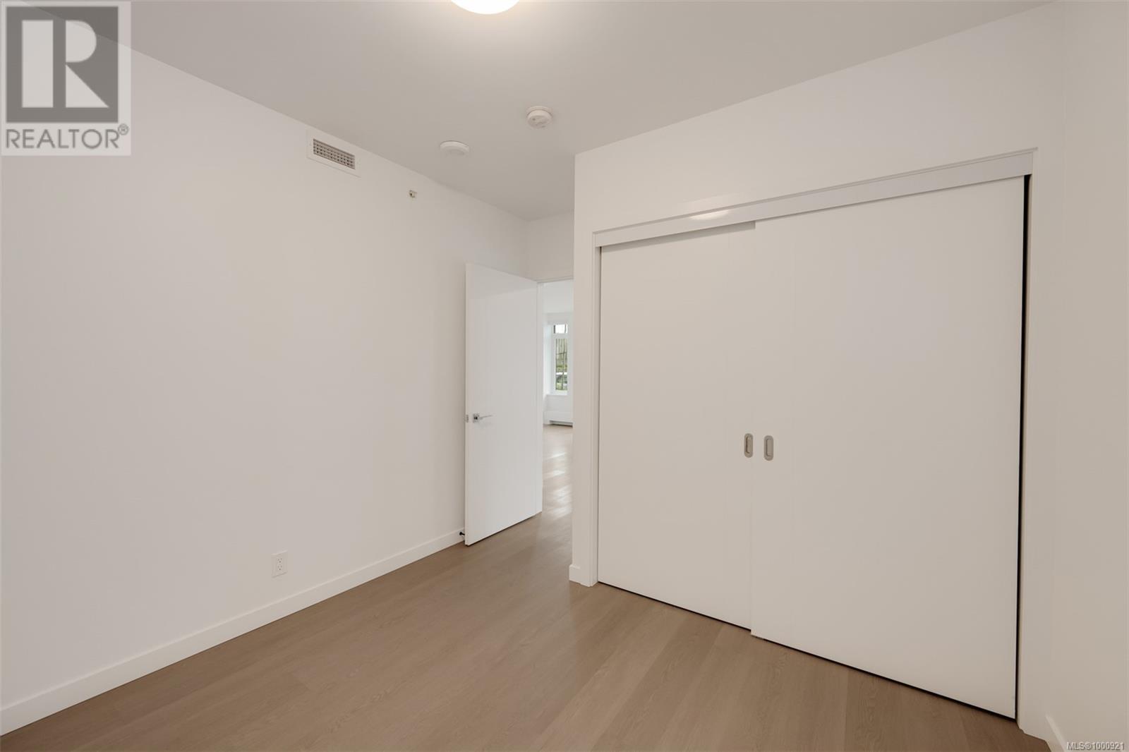 109 369 Tyee Rd, Victoria real estate listing 1000921 for sale