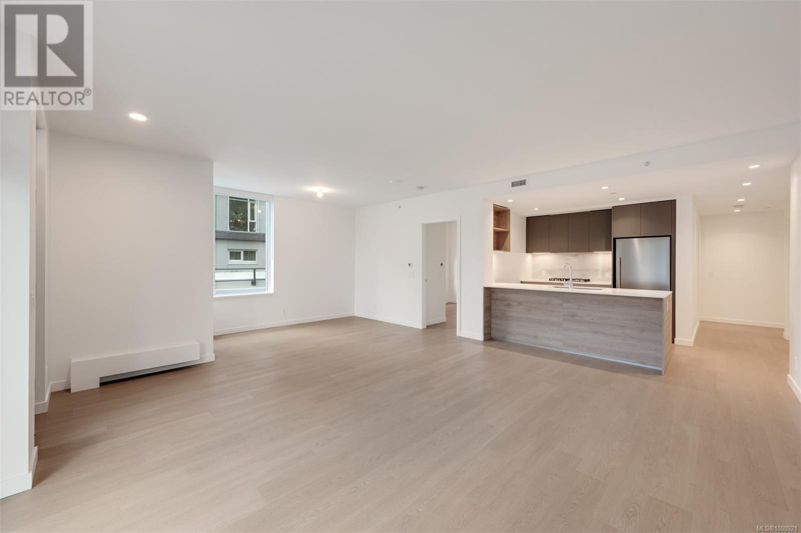 109 369 Tyee Rd, Victoria real estate listing 1000921 for sale
