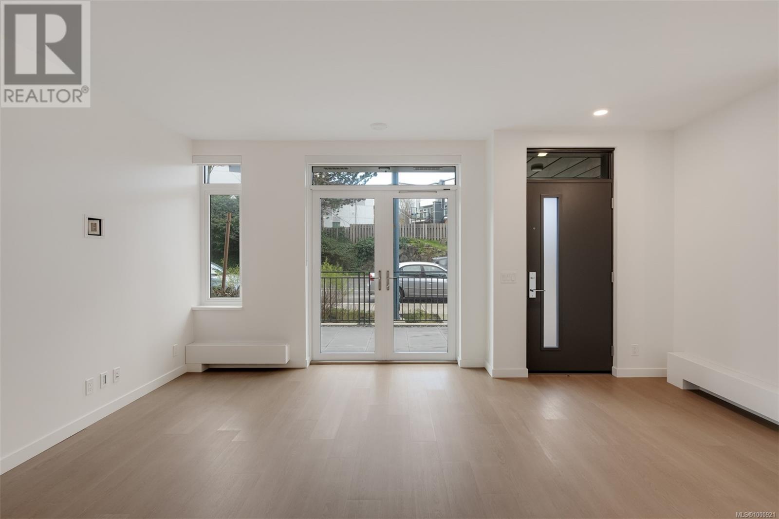 109 369 Tyee Rd, Victoria real estate listing 1000921 for sale