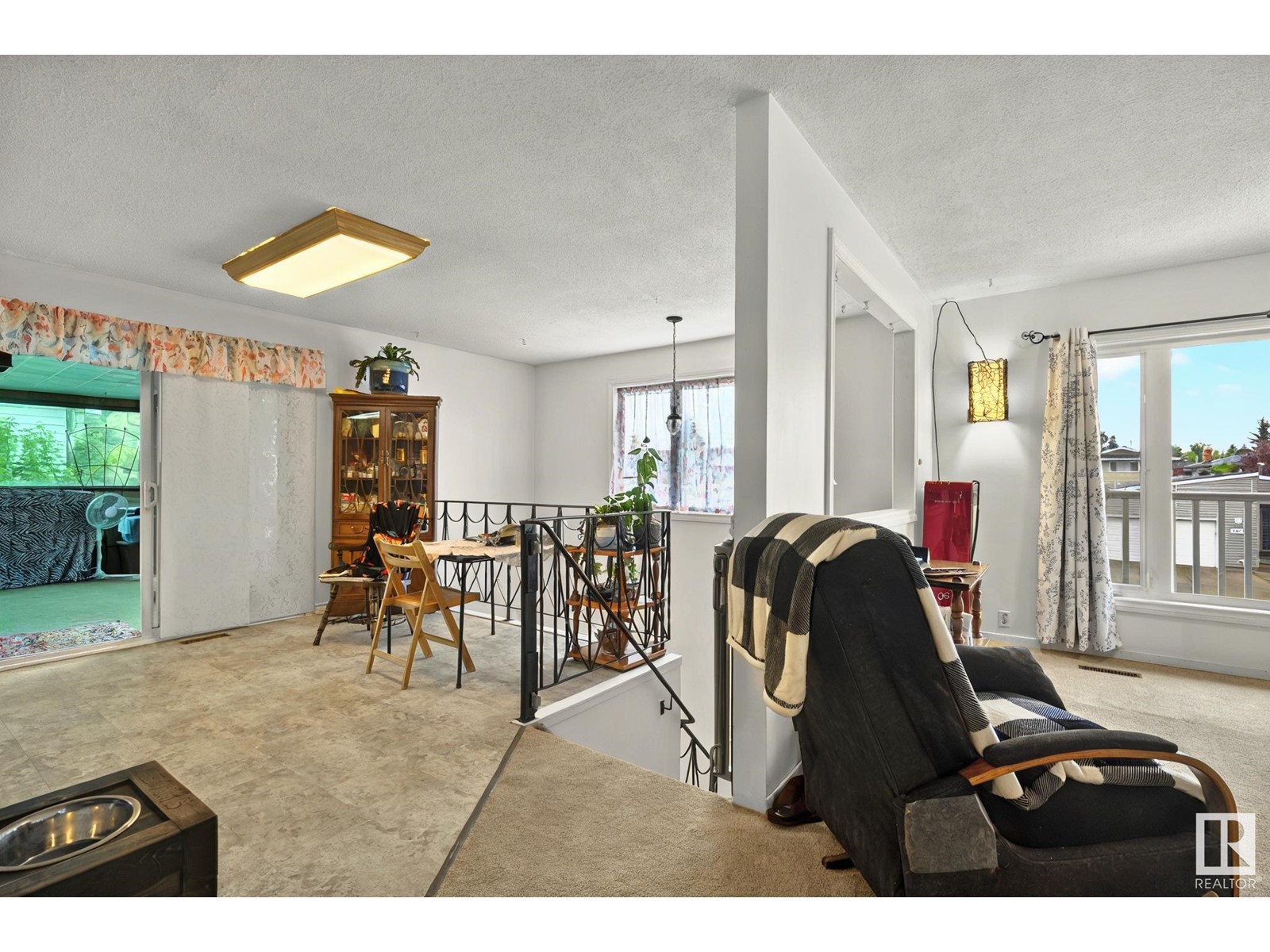 Property at 10420 32 AV NW image 5