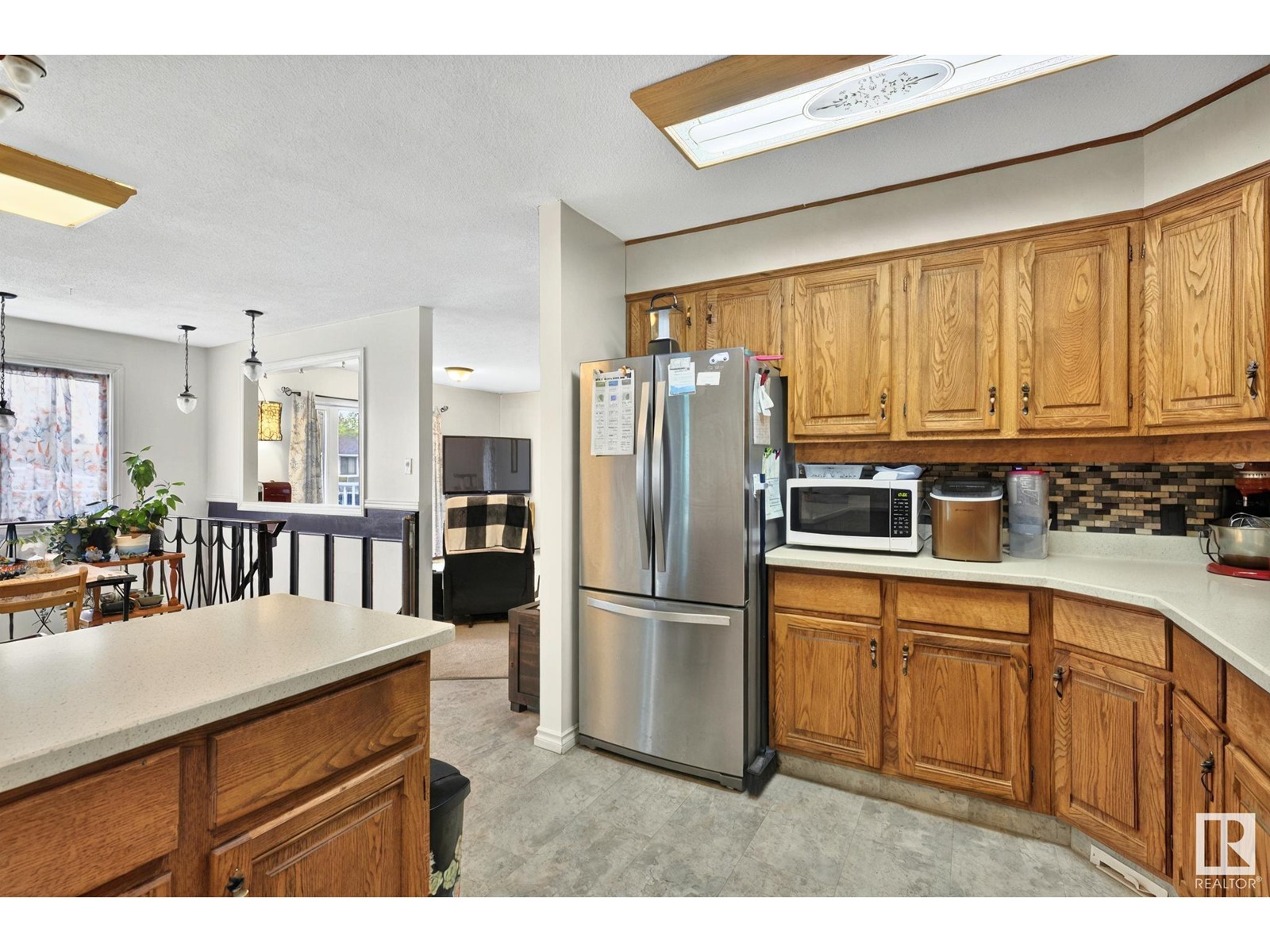 Property at 10420 32 AV NW image 4