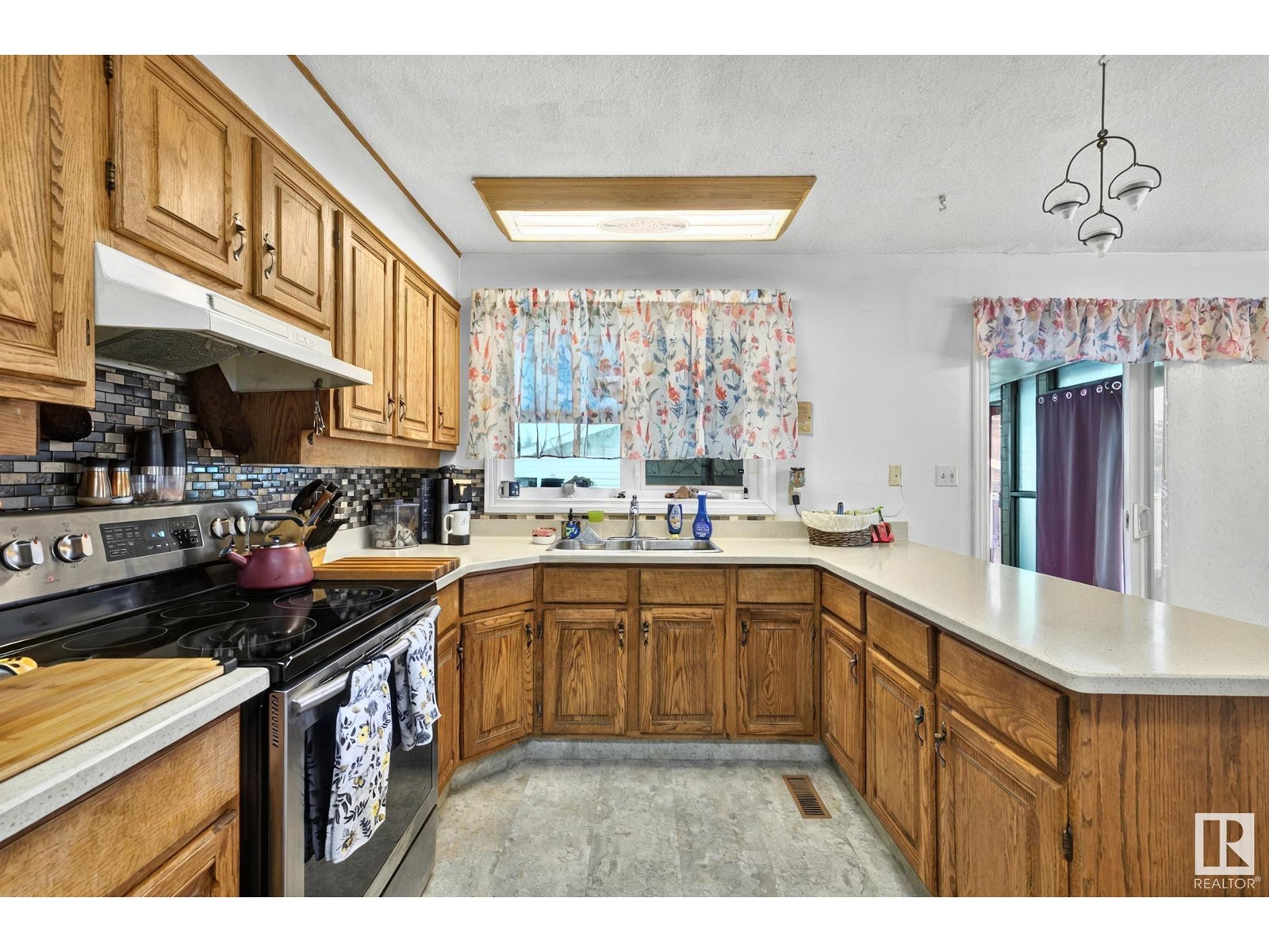 Property at 10420 32 AV NW image 1