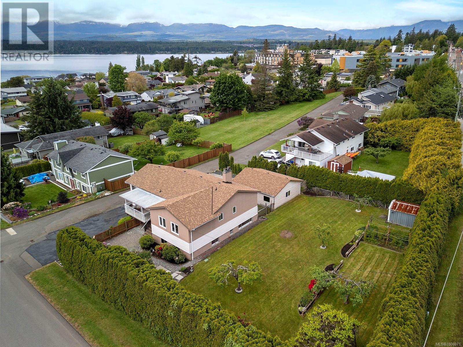 251 Beach Dr, Comox, British Columbia  V9N 1W3 - Photo 51 - 1000971