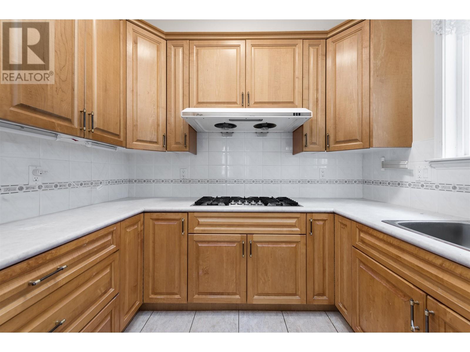 75 E 50th Avenue, Vancouver, British Columbia  V5X 1A1 - Photo 8 - R2999508