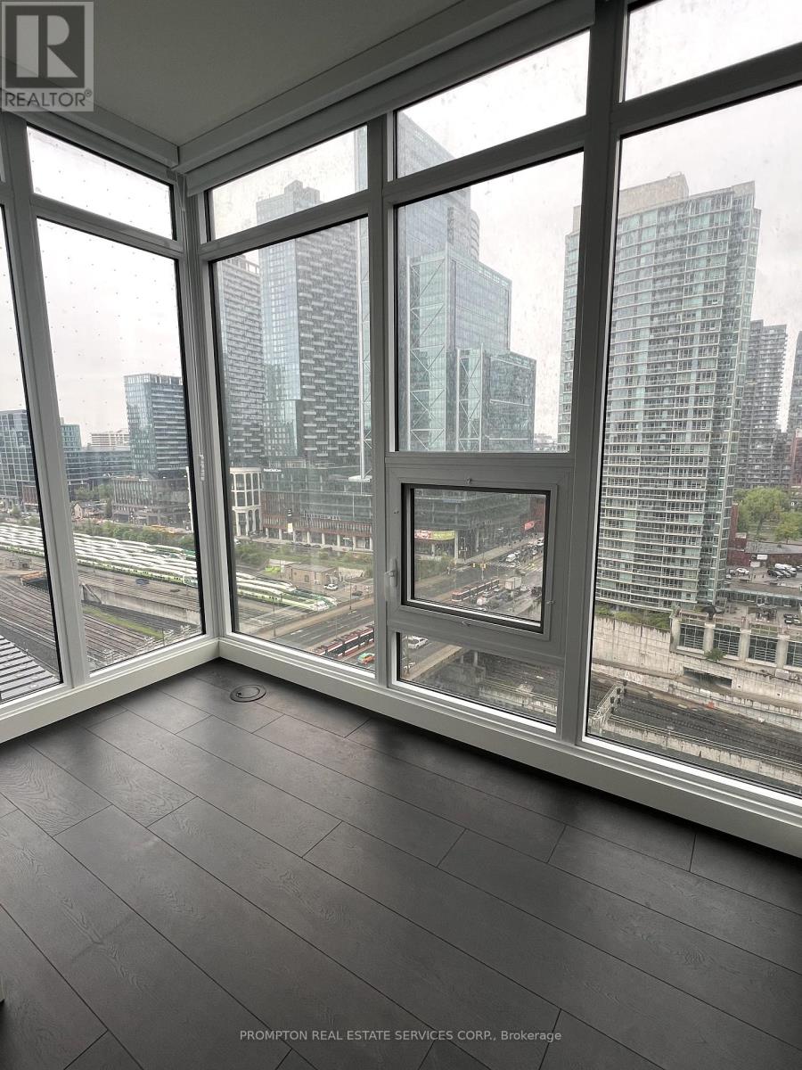 1711 - 1 Concord Cityplace Way, Toronto, Ontario  M5V 0X3 - Photo 6 - C12169794