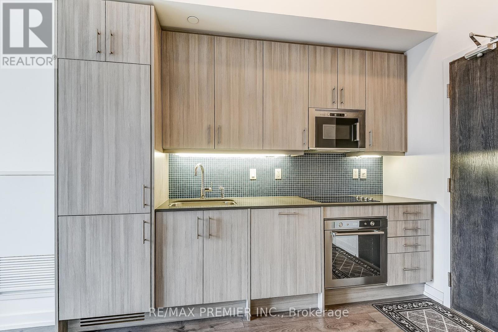1002 - 297 College Street, Toronto (Kensington-Chinatown), Ontario  M5T 1S2 - Photo 8 - C12169797